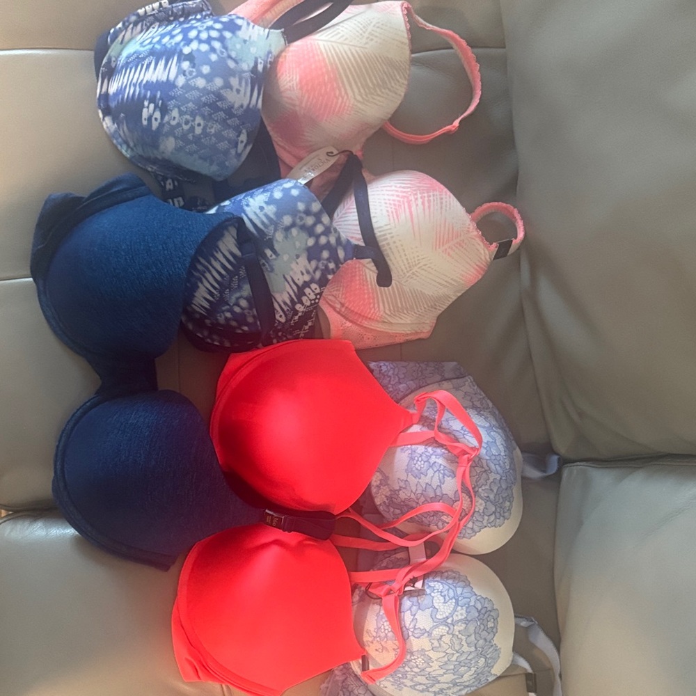 Victoria's Secret Mixed Color Bra Set
